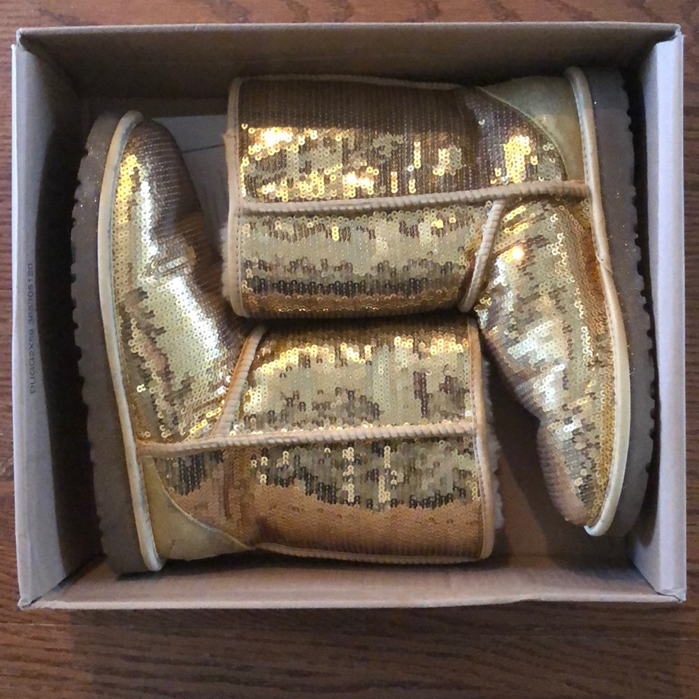 Gold Ugg boots | Size 9 | ❄️⛄️